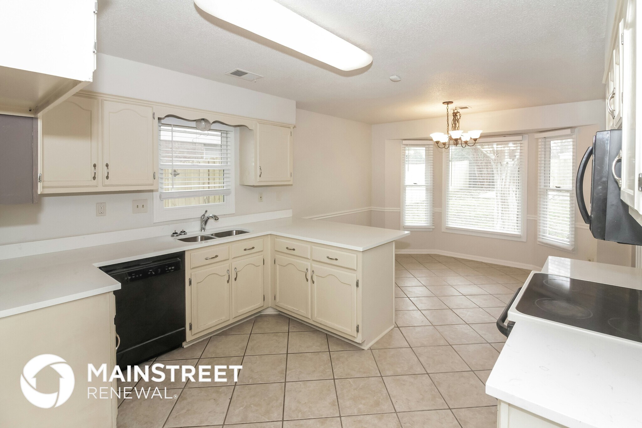 Building Photo - 8925 Walnut Forest Cove