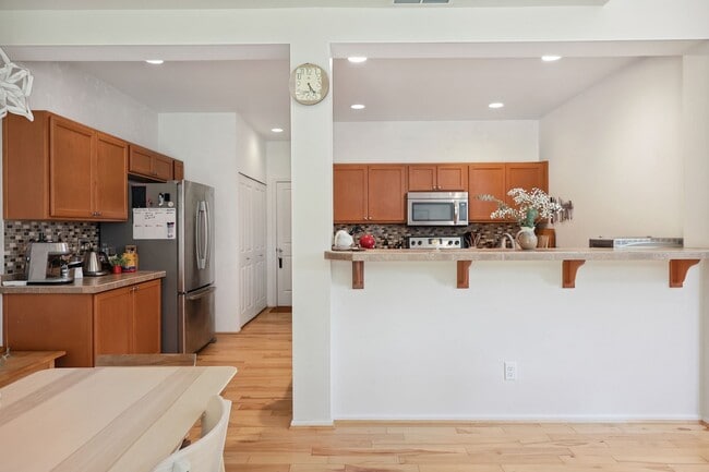 Building Photo - Spacious 3-Bedroom Home in Tumwater – Styl...