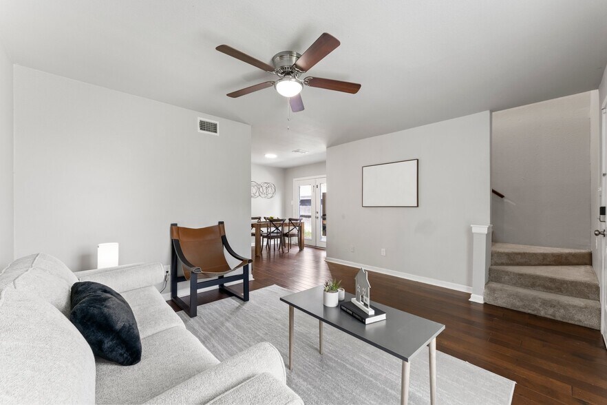 Building Photo - 9130 Vogue Ln