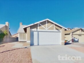 Building Photo - 733 Reagan Dr