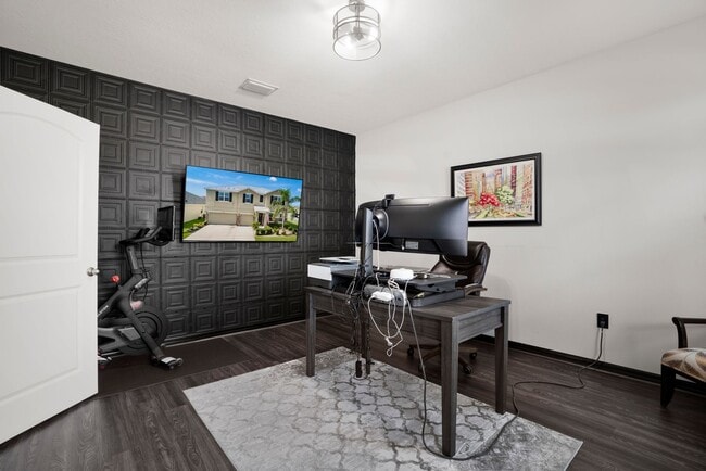 Building Photo - Your Dream Home Awaits!!!