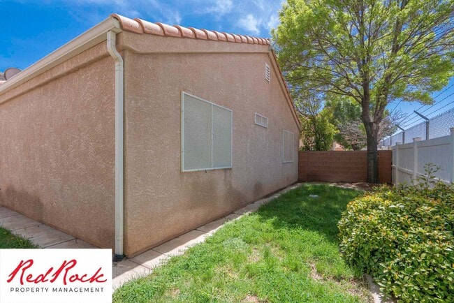 Building Photo - 3 Bed 2 Bath, 2 Car Garage with a Fully Fe...
