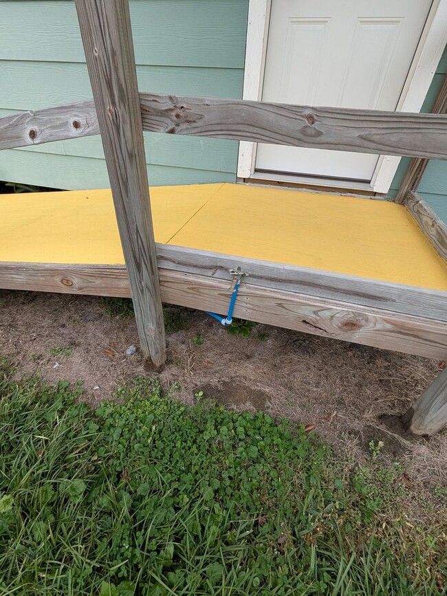 Building Photo - 1020 N Main St