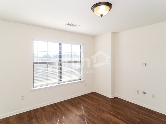 Building Photo - 6329 Asbury Pl