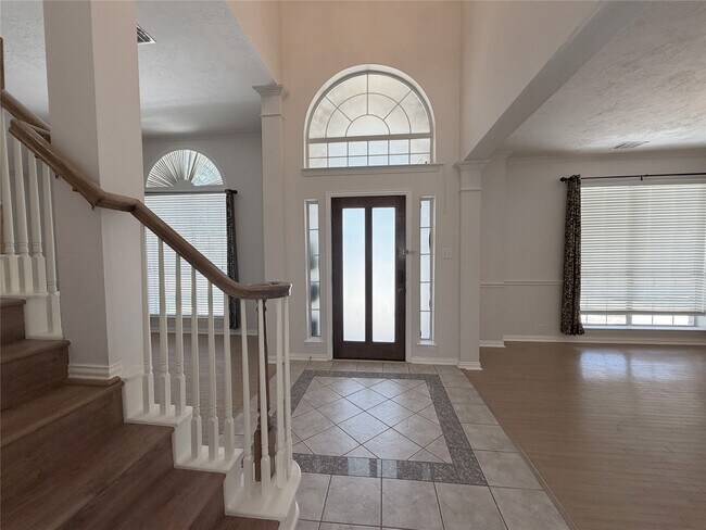 Building Photo - 3822 Shady Harbor Dr