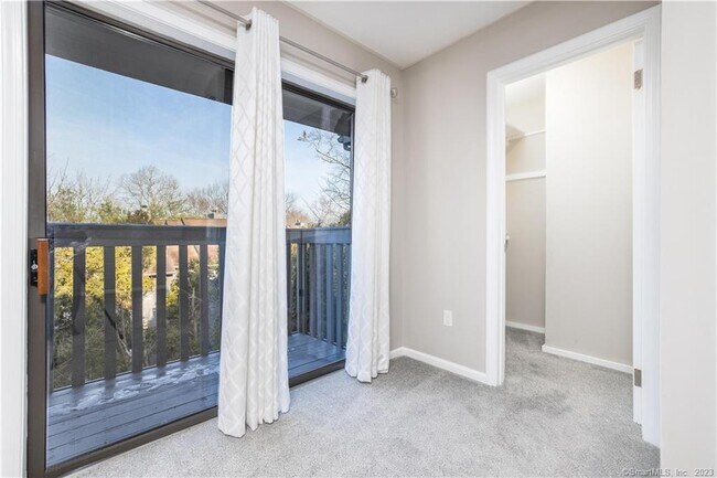 Building Photo - 266 Conestoga Way