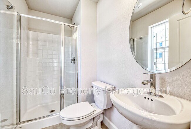 Building Photo - 17071 SW Friendly Ln