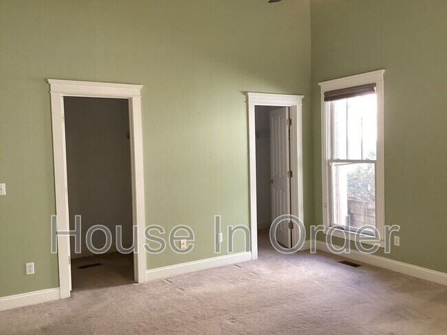 Building Photo - 49 White Ash Dr
