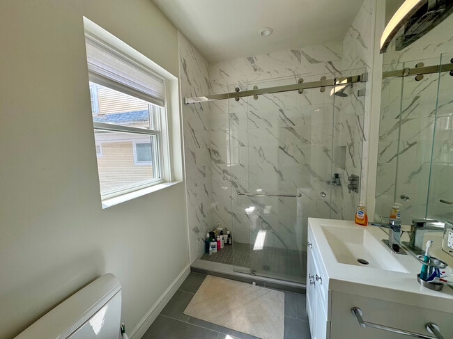 Building Photo - 176 Naples Rd