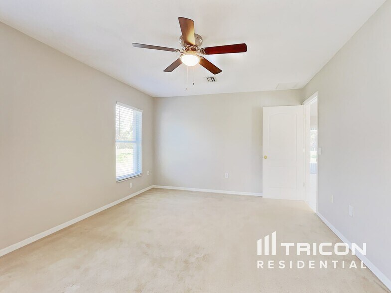 Building Photo - 7419 Valley Ct