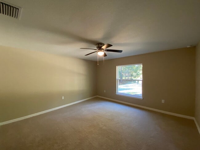 Building Photo - Custom Home - Desirable SW Dunnellon Neighborhood 3/2/2 **Won't Last**Available Soon!