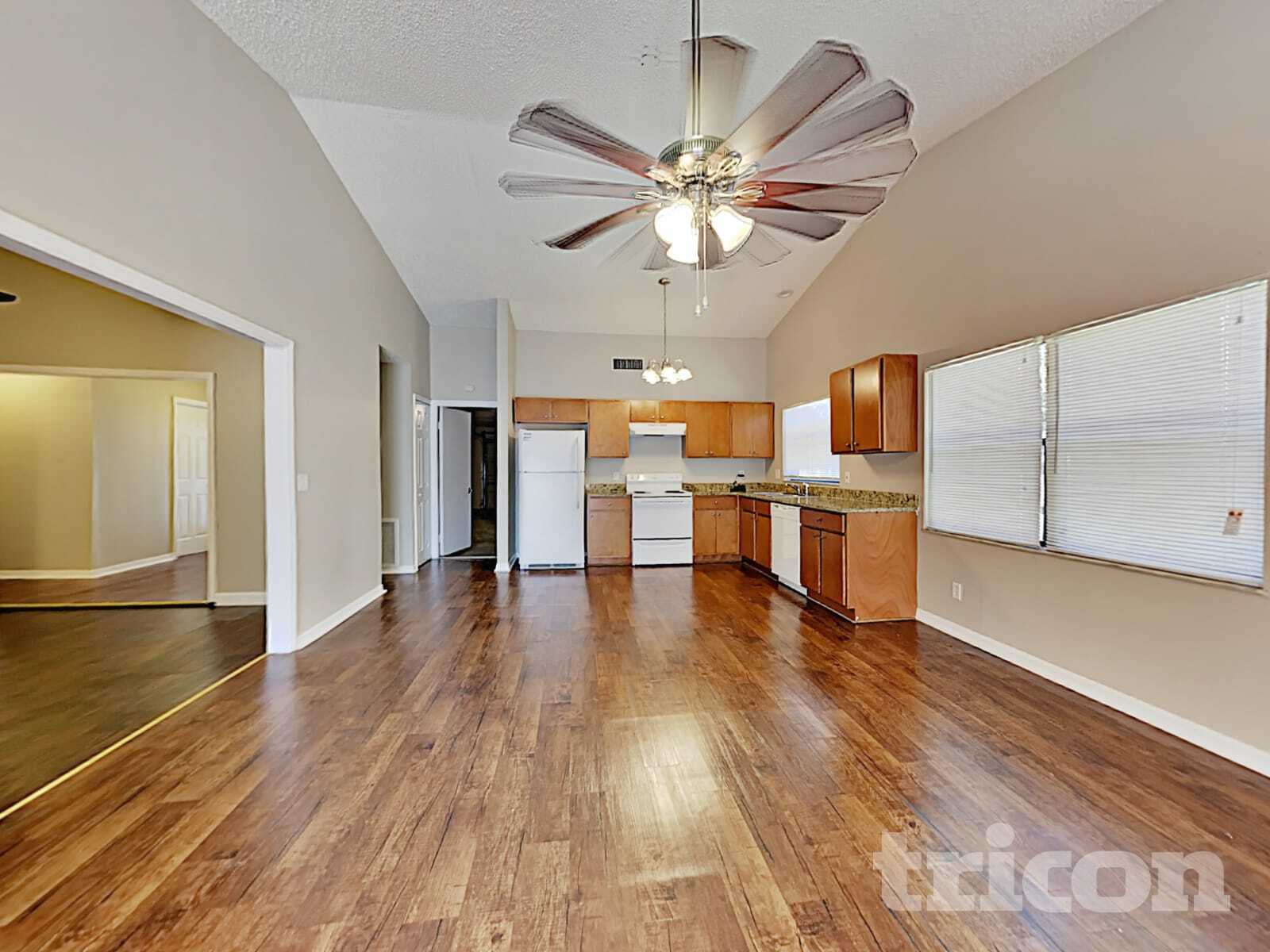 Building Photo - 2025 Helm Ln