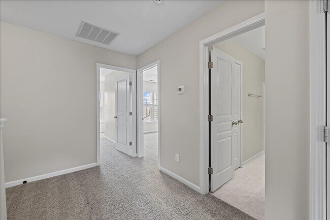 Building Photo - Well Maintained Three Bedroom Home!
