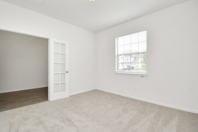 Building Photo - 304311 Crystal Strm Ln