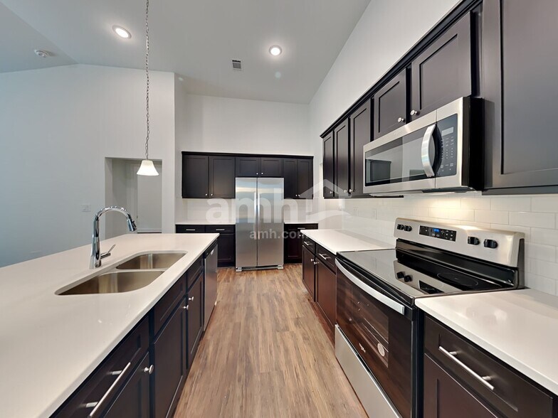 Building Photo - 5327 Pebble Bridge Way