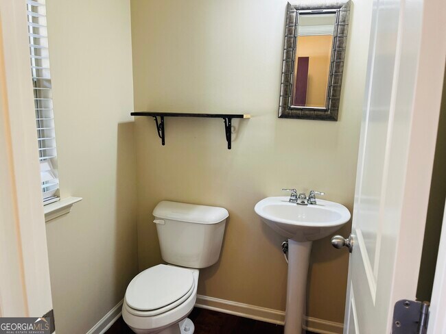 Building Photo - 261 Stillwood Dr