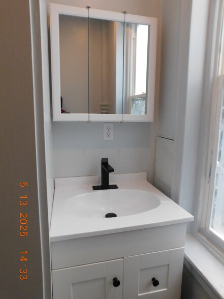 Building Photo - 445 N 53rd St