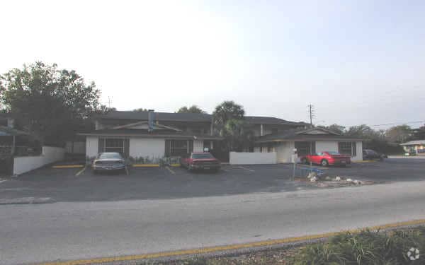 Primary Photo - Paradise Apartments