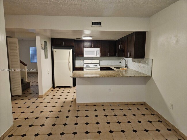 Building Photo - 510 NW 109th Ave