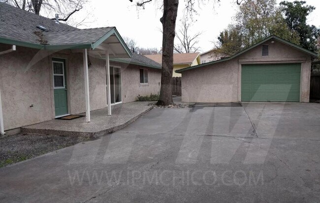 Building Photo - 143 W 3rd Ave