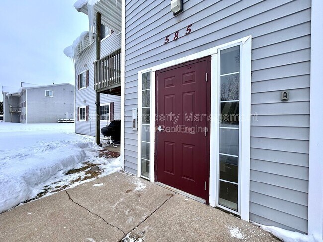 Building Photo - 587 W Randall St