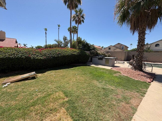 Building Photo - 7035 W Morrow Dr