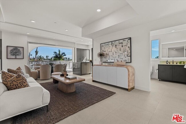 Building Photo - 1257 N Sweetzer Ave