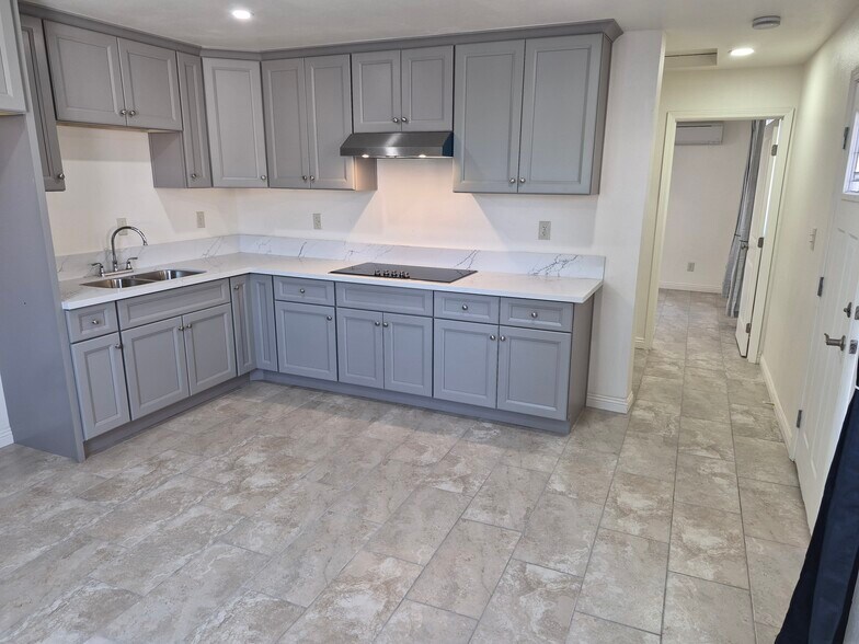 Modern Brand New Kitchen - 901 E Occidental St