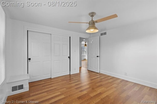 Building Photo - 916 N Melborn St