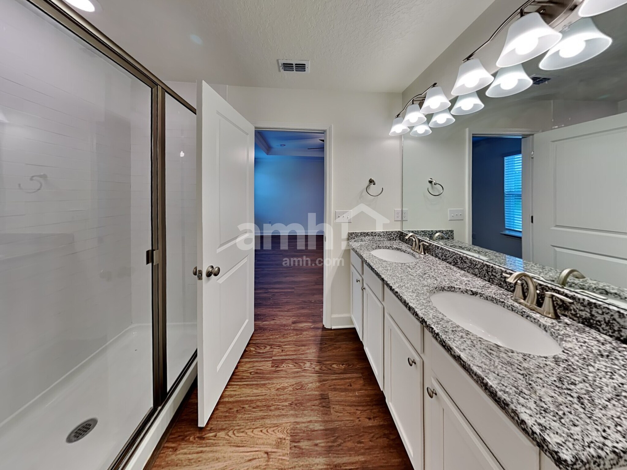 Building Photo - 911 Walden Pond Dr