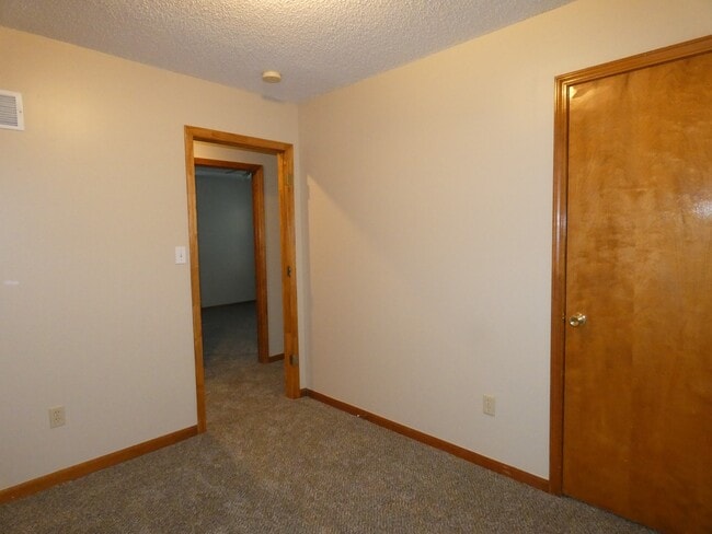 Building Photo - 405 Woodland Ave