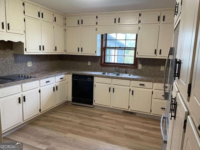 Building Photo - 119 Sawnee Dr