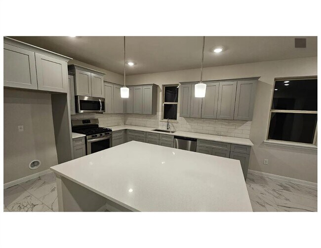 Building Photo - 212 Comet Pointe Dr