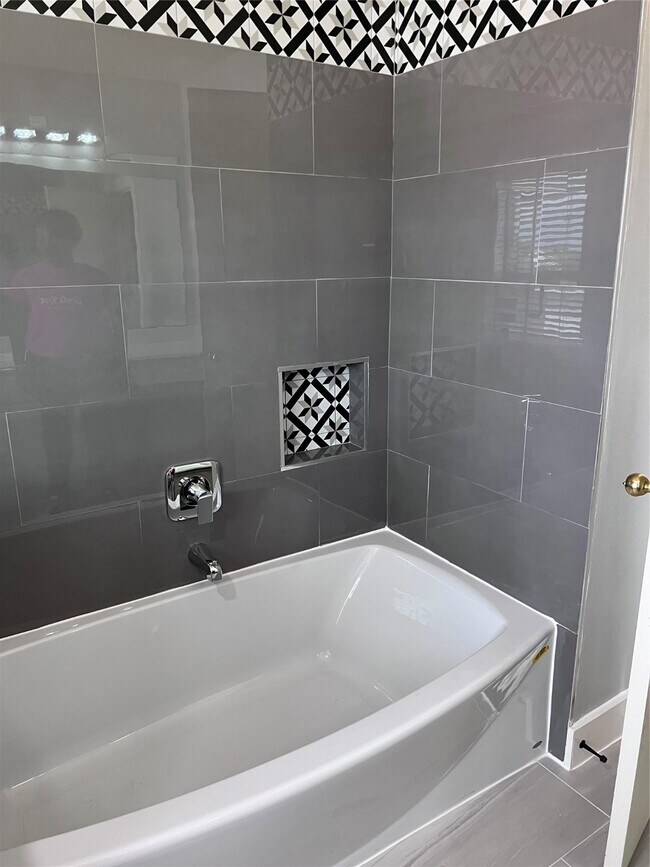 Building Photo - 19818 Lindenwick Ct