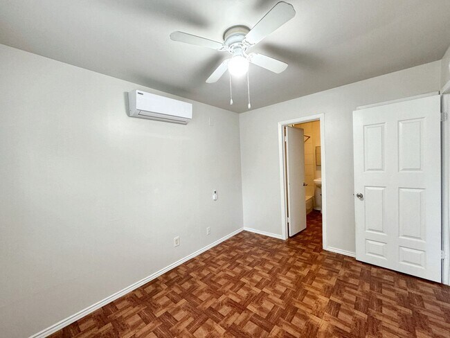 Building Photo - Quaint Apartment in Denver Heights