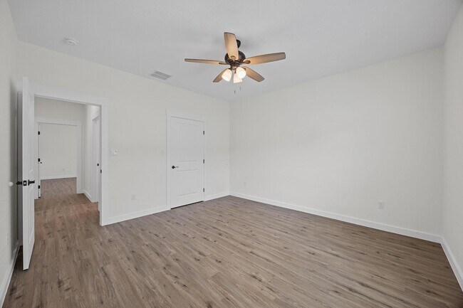 Building Photo - 17701 Village Dr