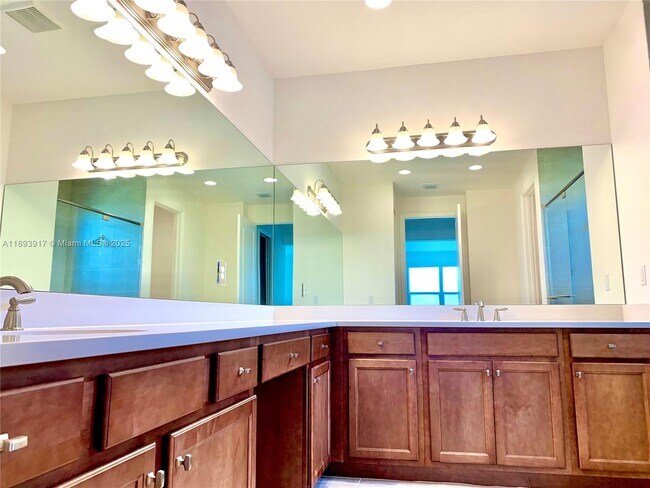 Building Photo - 13534 SW Oceanus Blvd