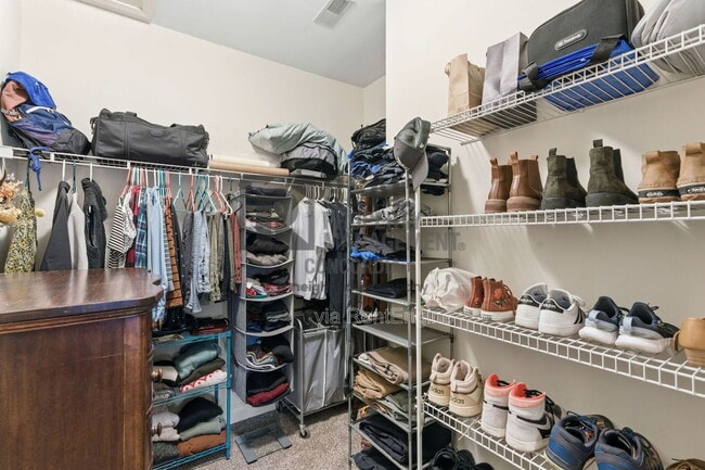 Building Photo - 7223 Althorp Way