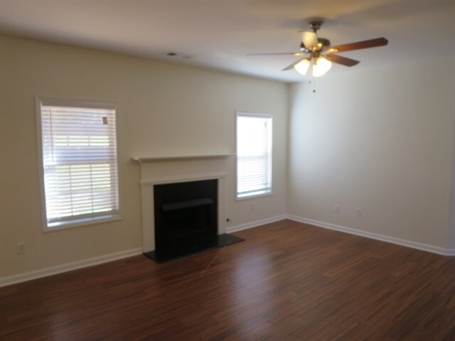 Building Photo - 811 Buffington Way