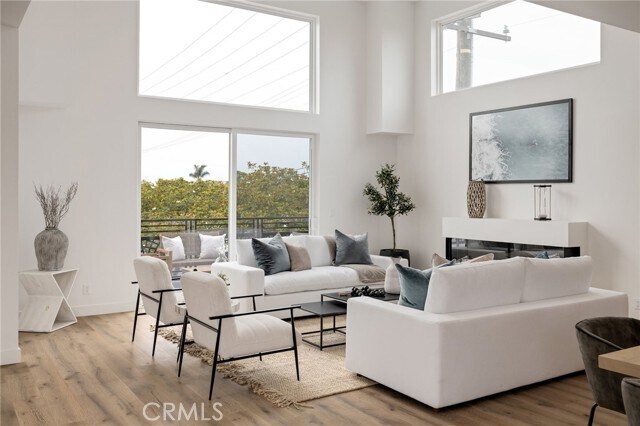 Building Photo - 201 S Juanita Ave