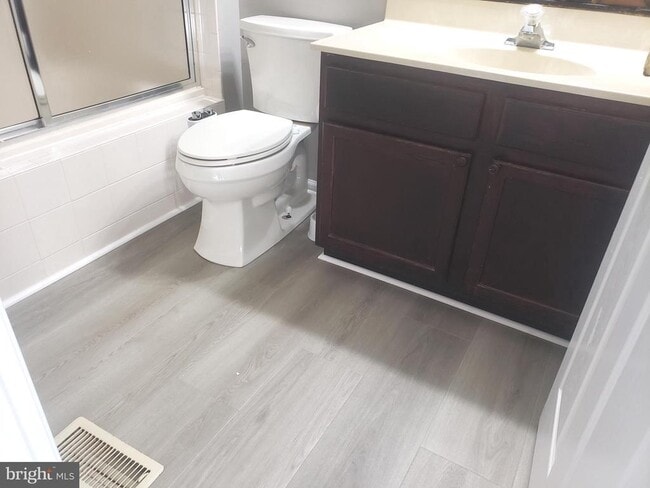 Building Photo - 5002 Essex Ln