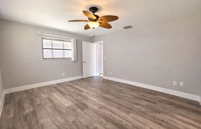 Building Photo - Newly Renovated 3 Bed / 2 Bath Single-Family Home with 2-Car Garage