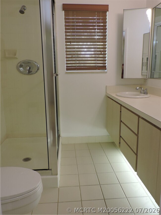 Building Photo - 2865 SW Lakemont Pl