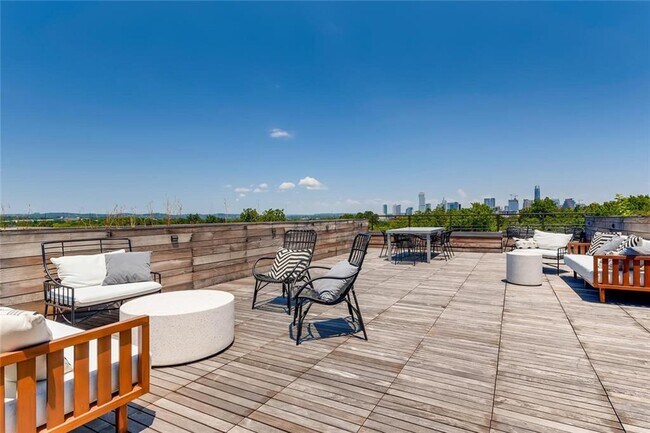 Building Photo - 207 W Johanna St