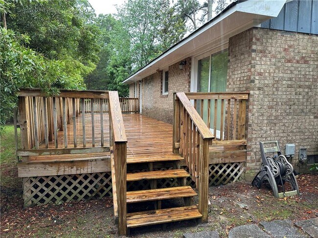 Building Photo - 103 Cromwell Ave
