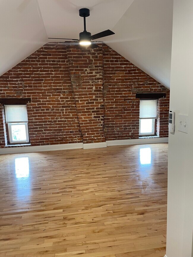 Attic bedroom/ office with walk in closet - 1380 Diamond Station Rd