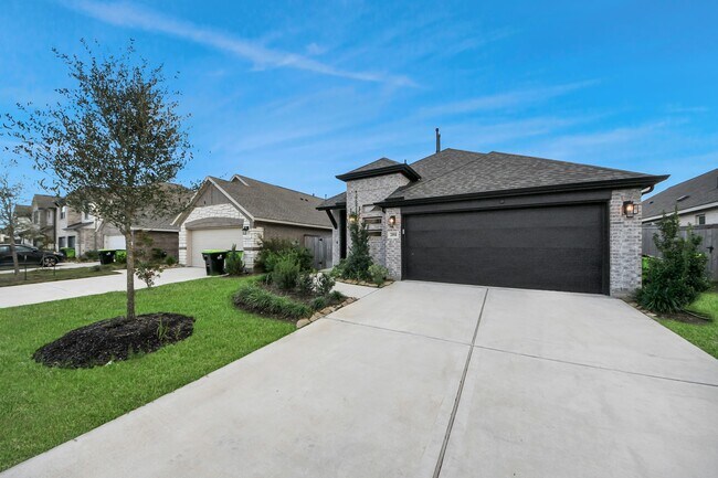 Building Photo - 25931 Dawning Torch Trce