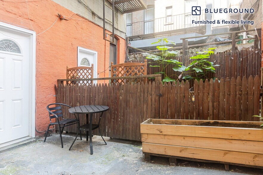 Building Photo - 501 1/2 E 83rd St
