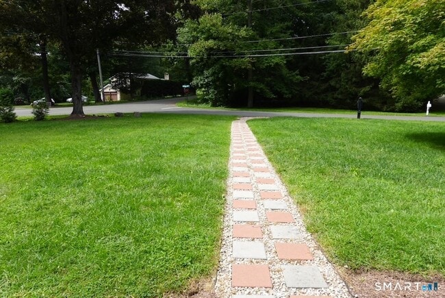Building Photo - 277 Drummond Rd