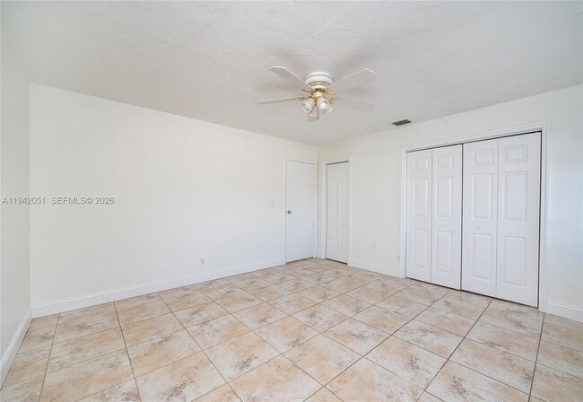 Building Photo - 1345 W 71st St